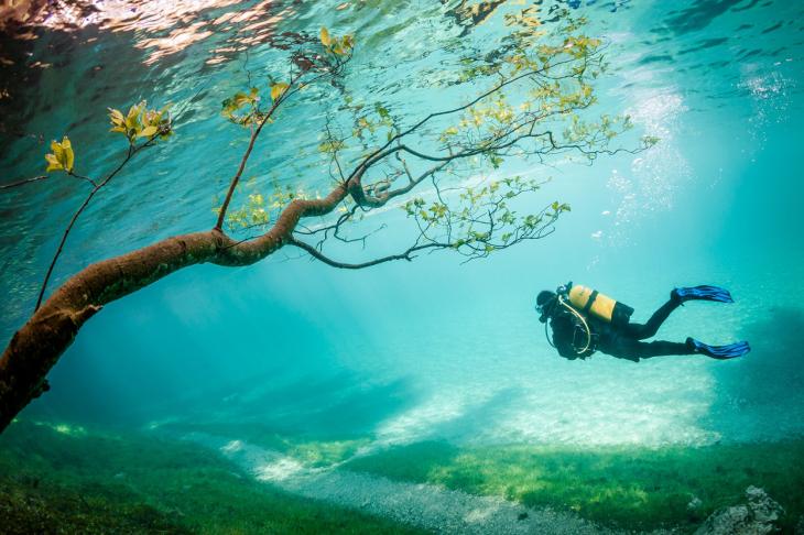 parque-bajo-agua-austria