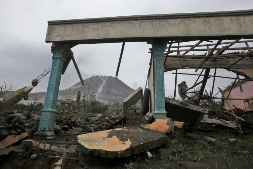 Sinabung-volcan-villas-pueblos-abandonados-indonesia6