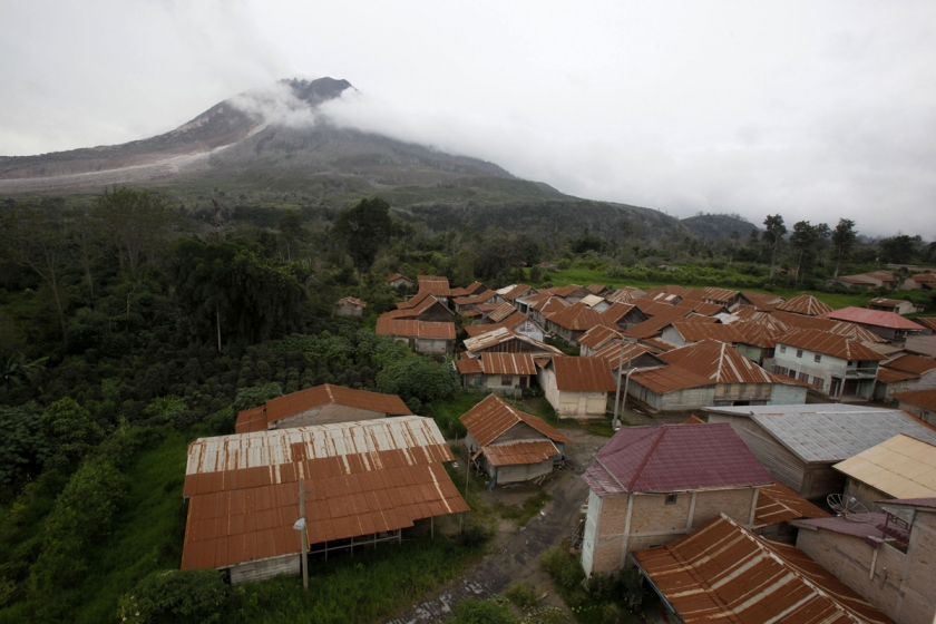 Sinabung-volcan-villas-pueblos-abandonados-indonesia9