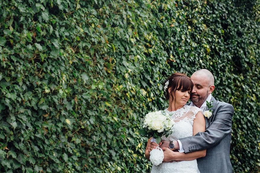 novia-afeita-cabeza-boda-esposo-cancer