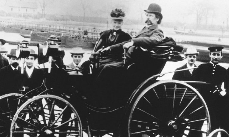 Carl Benz, inventó el primer automóvil