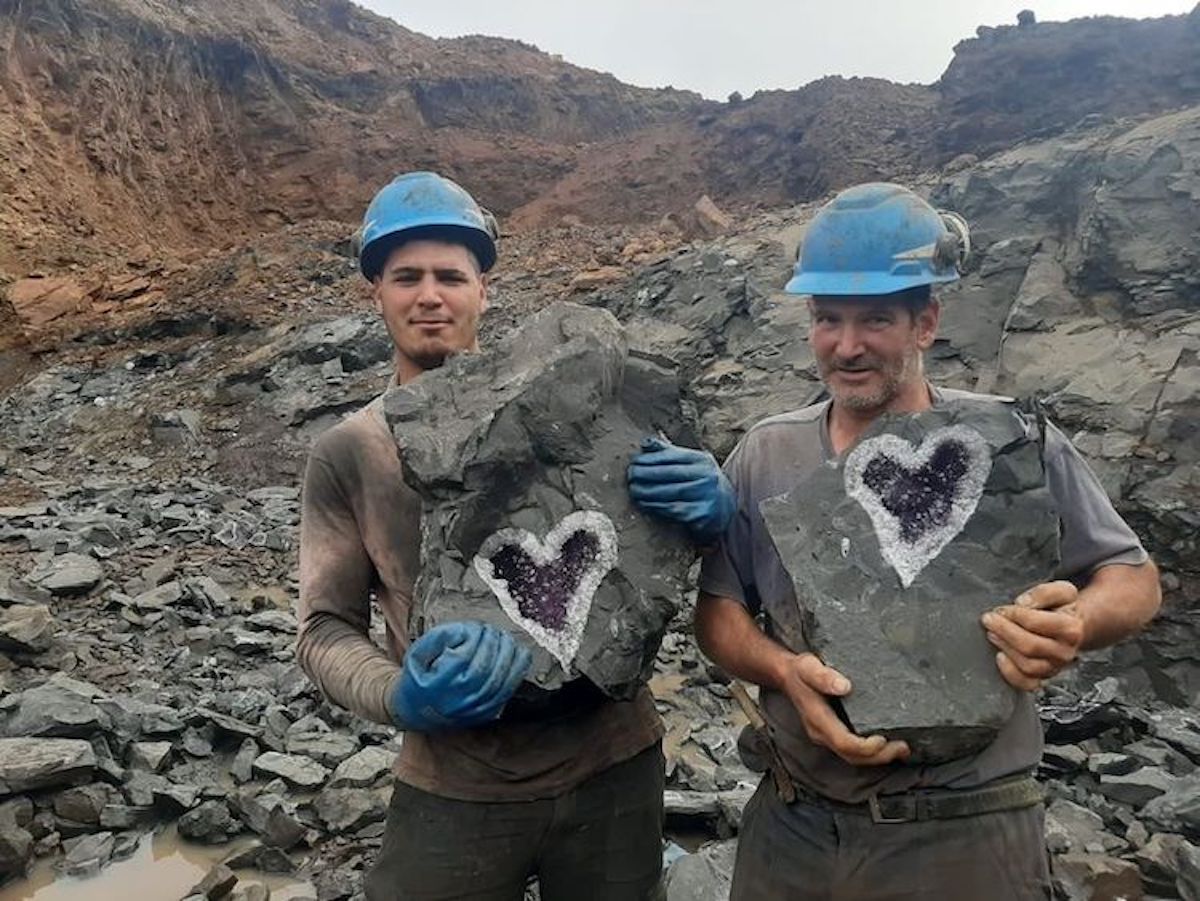 Geoda amatista en forma de corazón